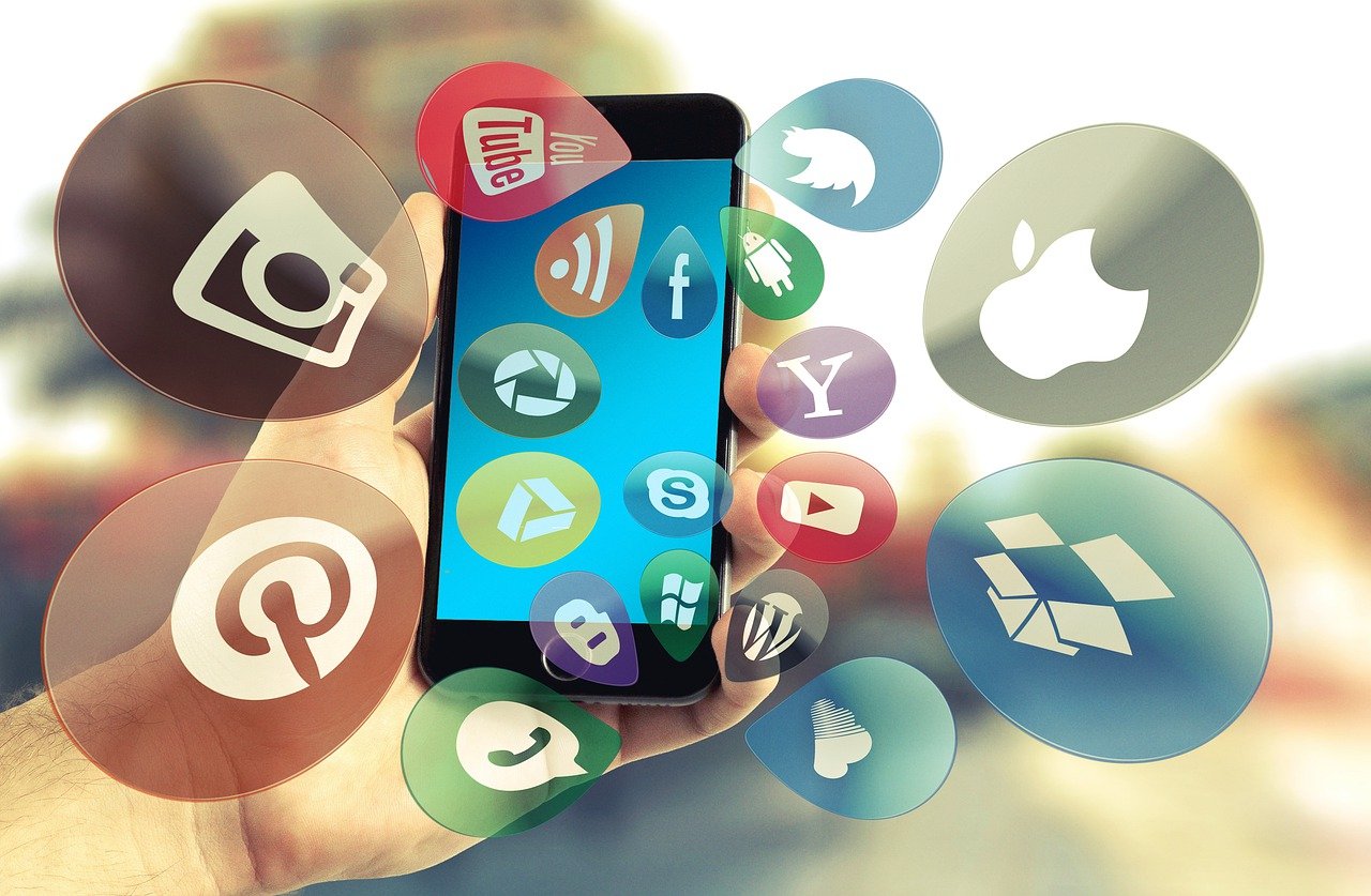 Best 10 Ways Social Media Can Improve Your Customer Service ...