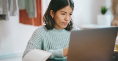 How to Implement Distance Learning for Students with SaaS
