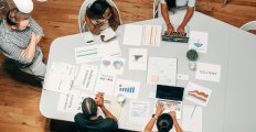 Crystal Ball Budgeting: SaaS Tools for Smart Forecasting